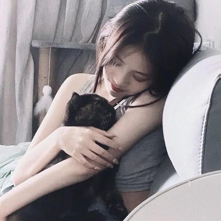 派遣女公关彩华